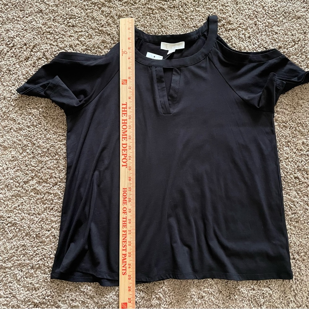 ❤️NWT ~ MICHAEL KORS BLACK SHORTSLEEVED COLD SHOULDER TOP - Sz XL - Picture 5 of 11